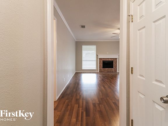 2nd image of 1031 Vinewood Ave