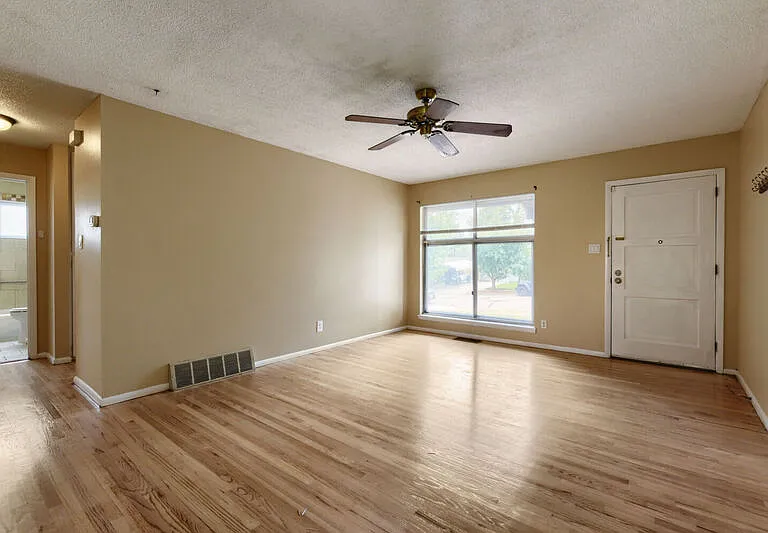3006 Hudson St — Photo 4