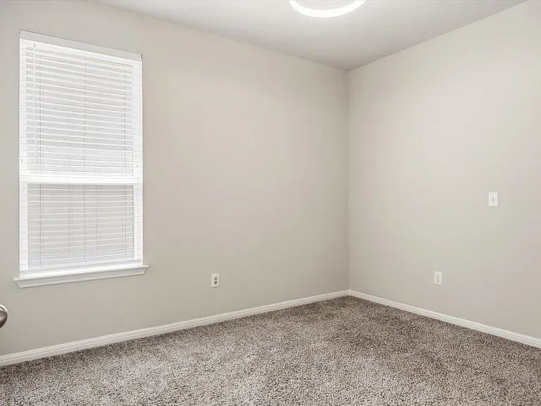 6400 Mary Lewis Dr — Photo 5