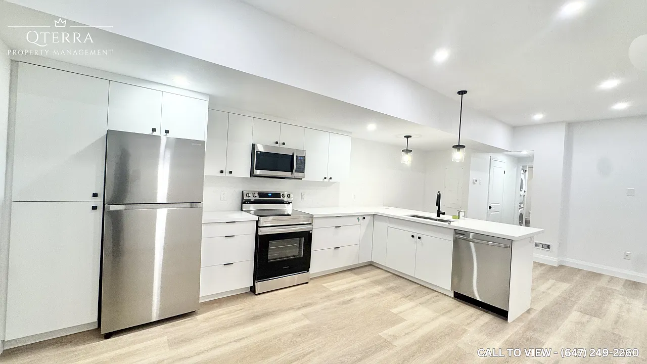 2 bed, 900 sqft, $1,999 — Photo 1