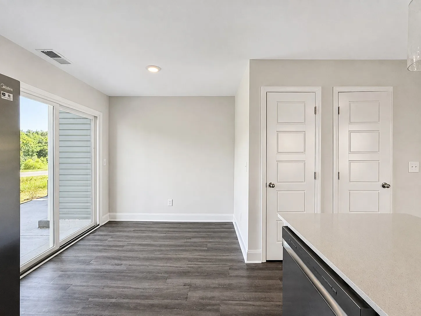 2 bed, 2.5 bath, 1224 sqft, $1,495 — Photo 4