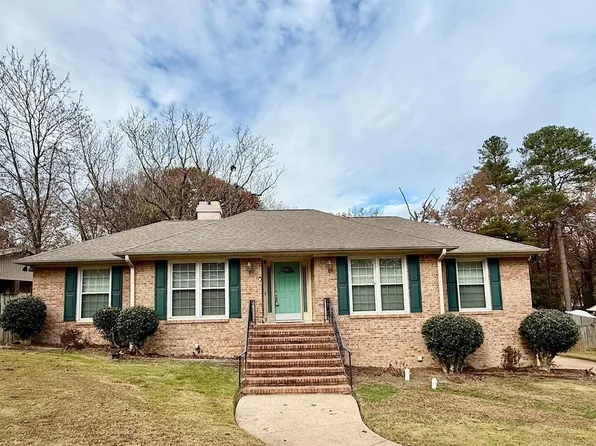 1013 Kings Forest Dr, Leeds, AL 35094