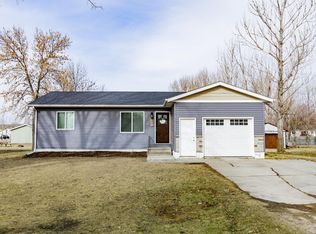 505 4th St E, Horace, ND 58047