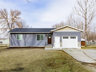 505 4th St E, Horace, ND, 58047