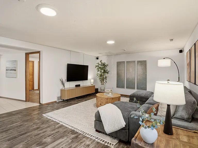 W Cora Ct — Photo 35