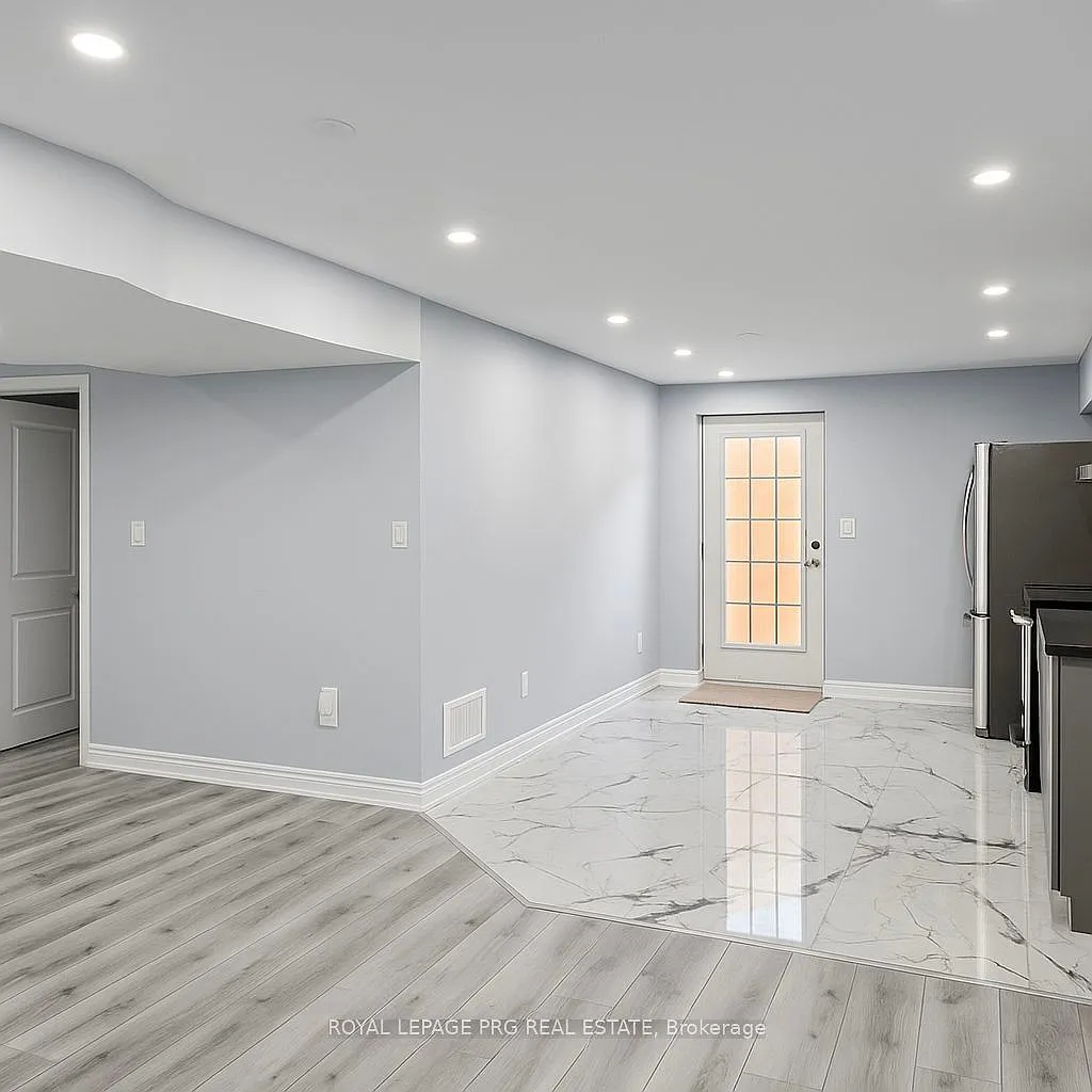 2 bed, $2,000 — Photo 2