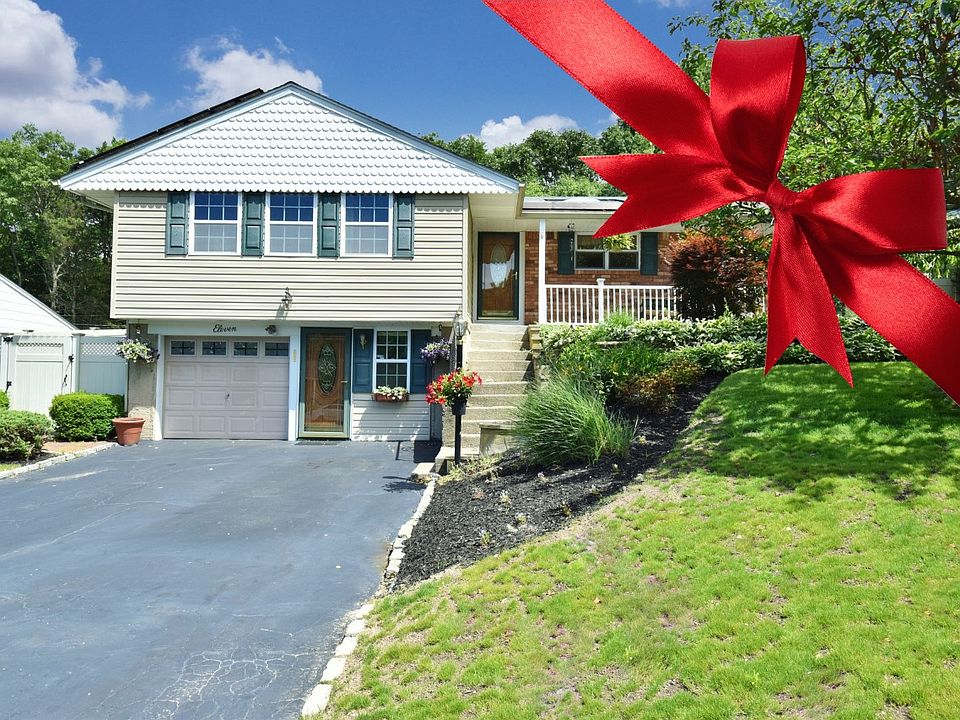 1st image of 11 Lindron Ave