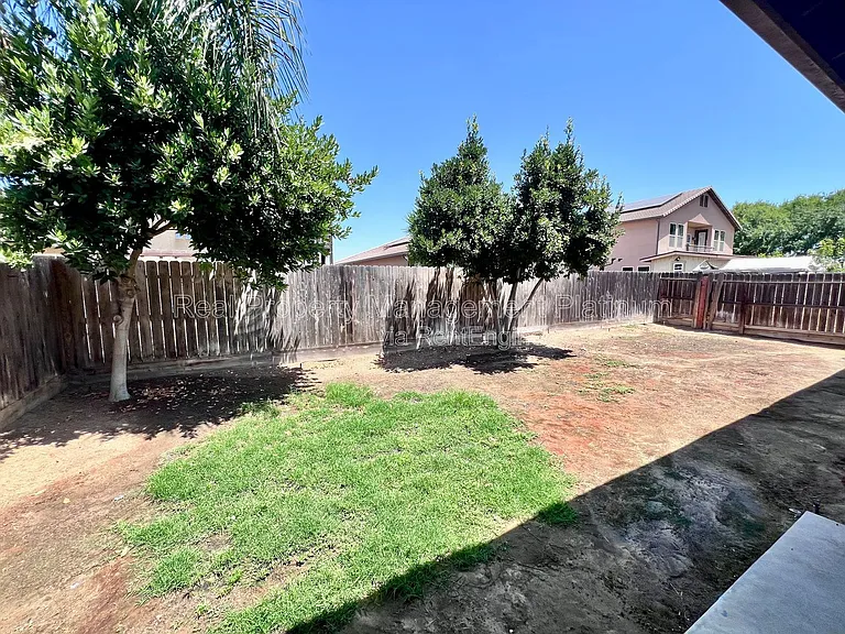 5893 E Laurite Ave — Photo 9