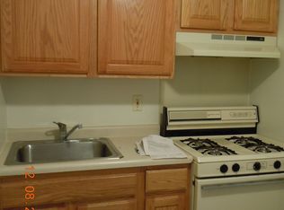 516 Elm Ridge Rd APT 8A, Carpentersville, IL 60110