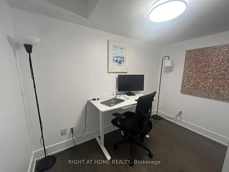 200 Bloor St W #1604 — Photo 28