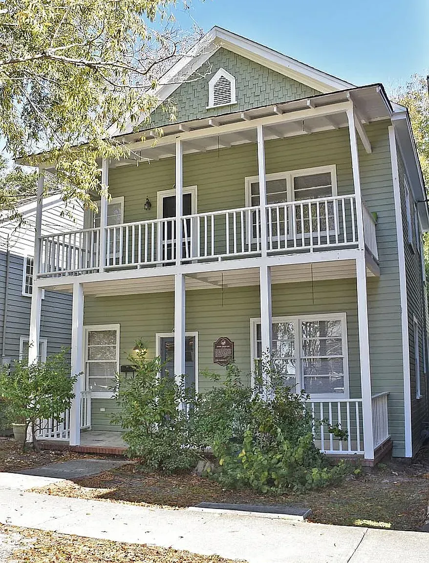 2 bed, 960 sqft, $1,550 — Photo 1