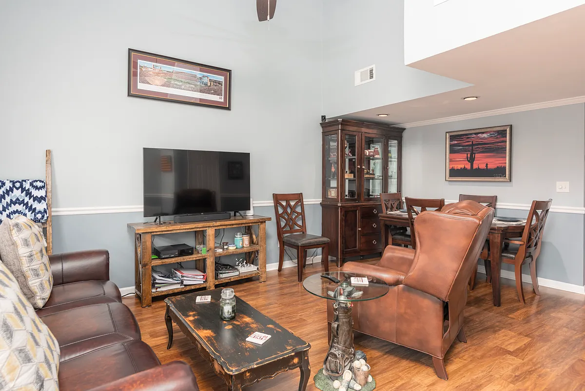 2 bed, 1028 sqft, $1,600 — Photo 1