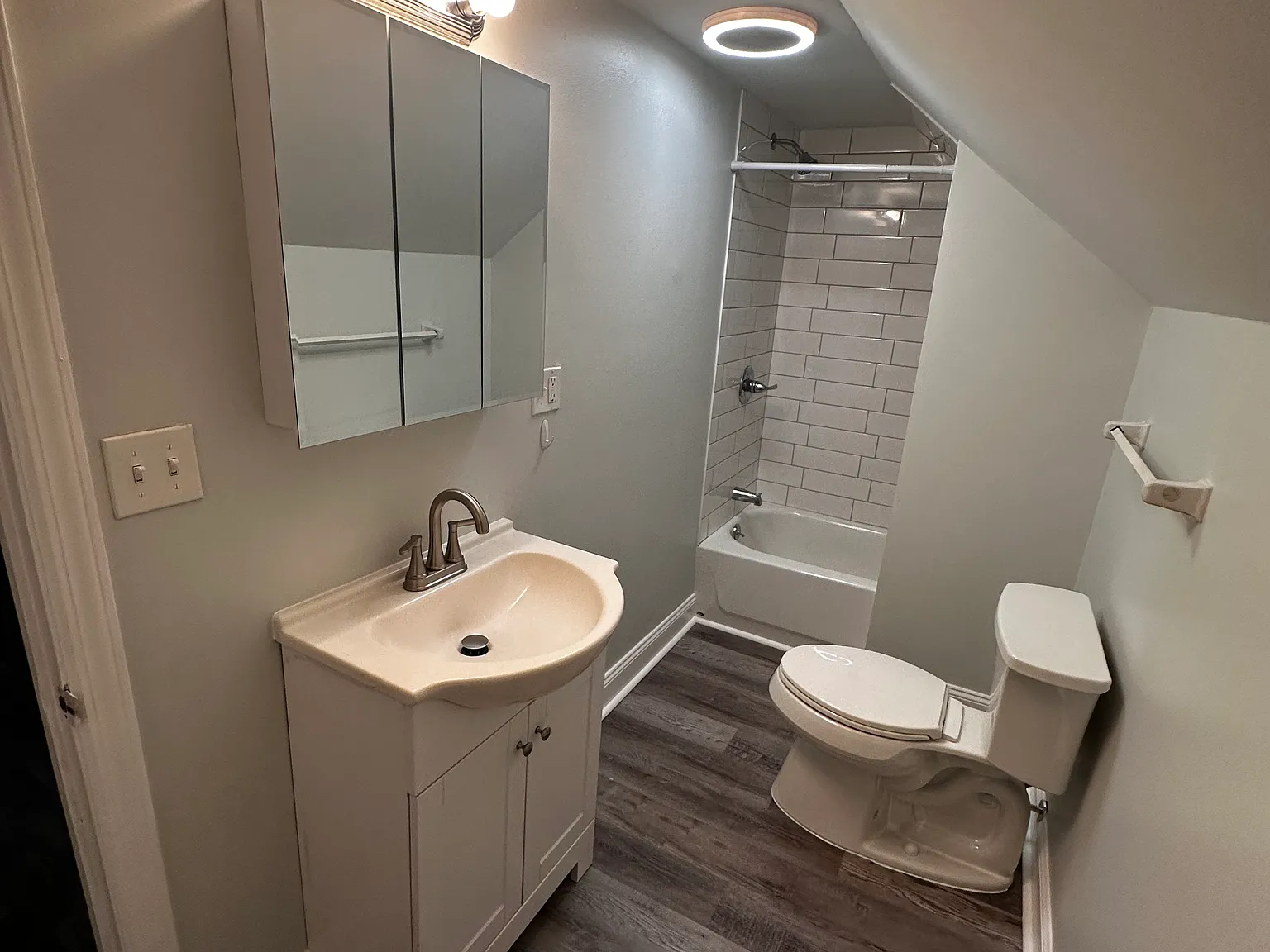 2 bed, 1100 sqft, $1,850 — Photo 2