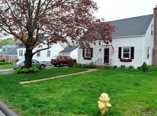 21 Country Club Rd, Groton, CT 06340