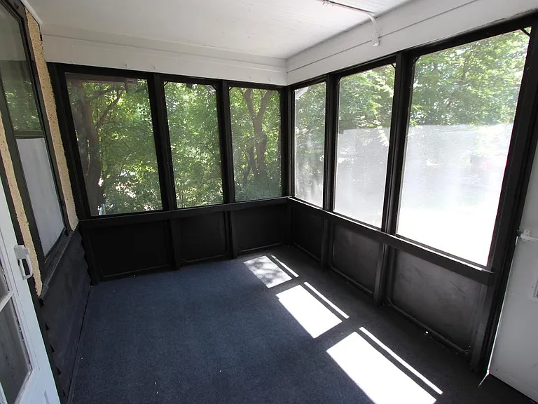 4619 California St — Photo 4