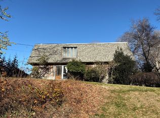 88 Sandy Ct, Riverhead, NY 11901