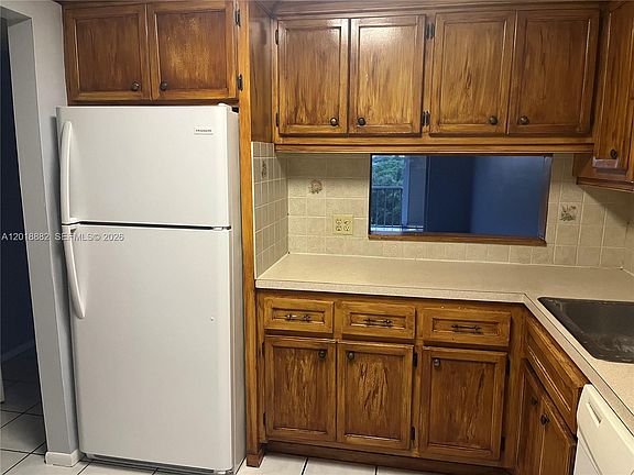 4th image of 950 Hillcrest Dr APT 503
