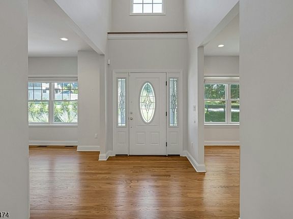 5th image of 1364 Tabor Rd