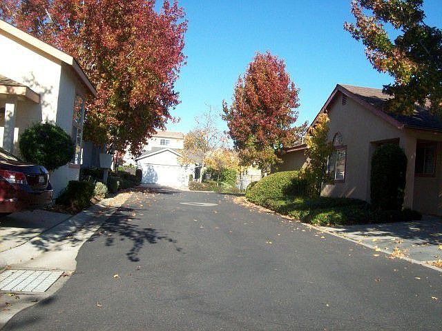 2nd image of 545 Macaw Ct