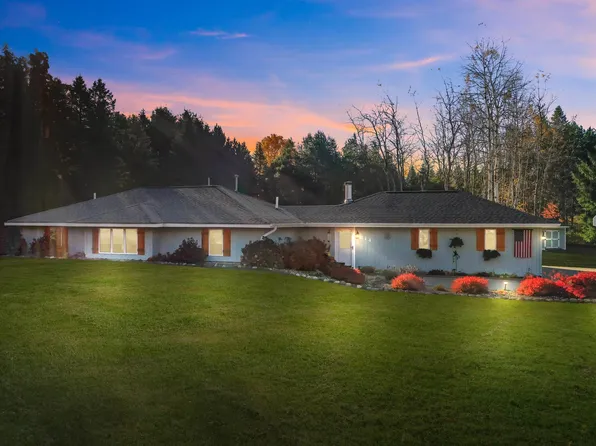 214 Blossom Ave, Cadillac, MI 49601
