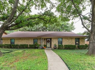 905 Fair Oaks Dr, Garland, TX 75040