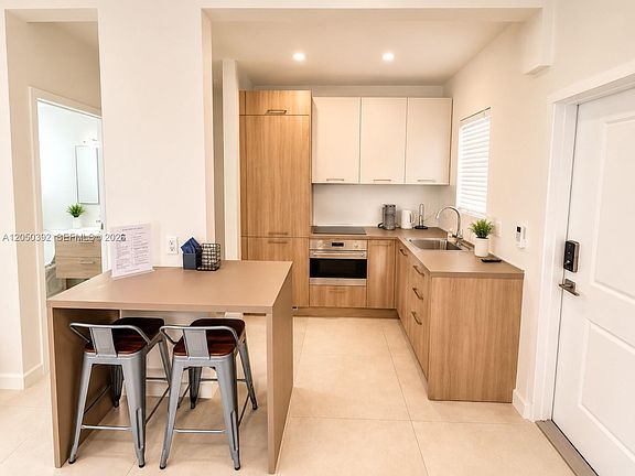 4th image of 245 NE 33rd St #101
