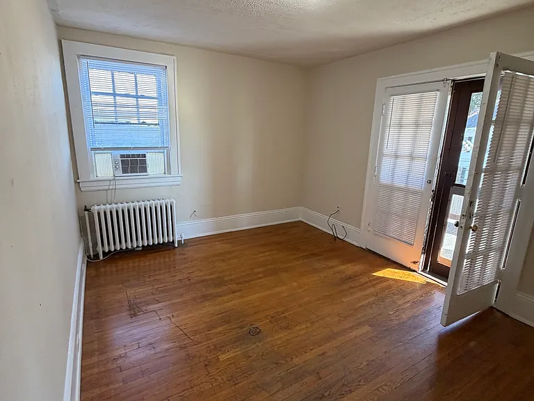 119 Albemarle Ave SW #B1 — Photo 2