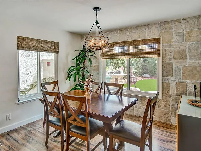 508 Village Rd — Photo 7
