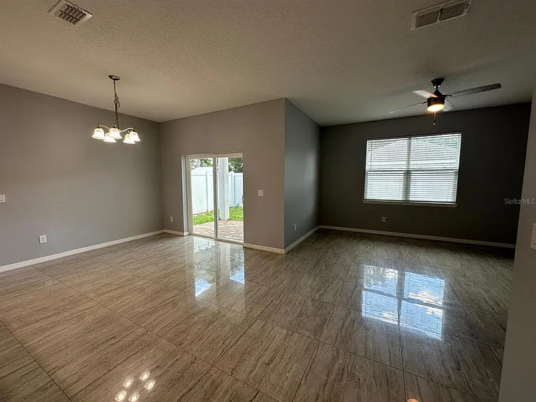 117 W Murphy St — Photo 22