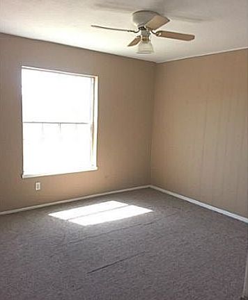 3rd image of 10933 Bywood Dr