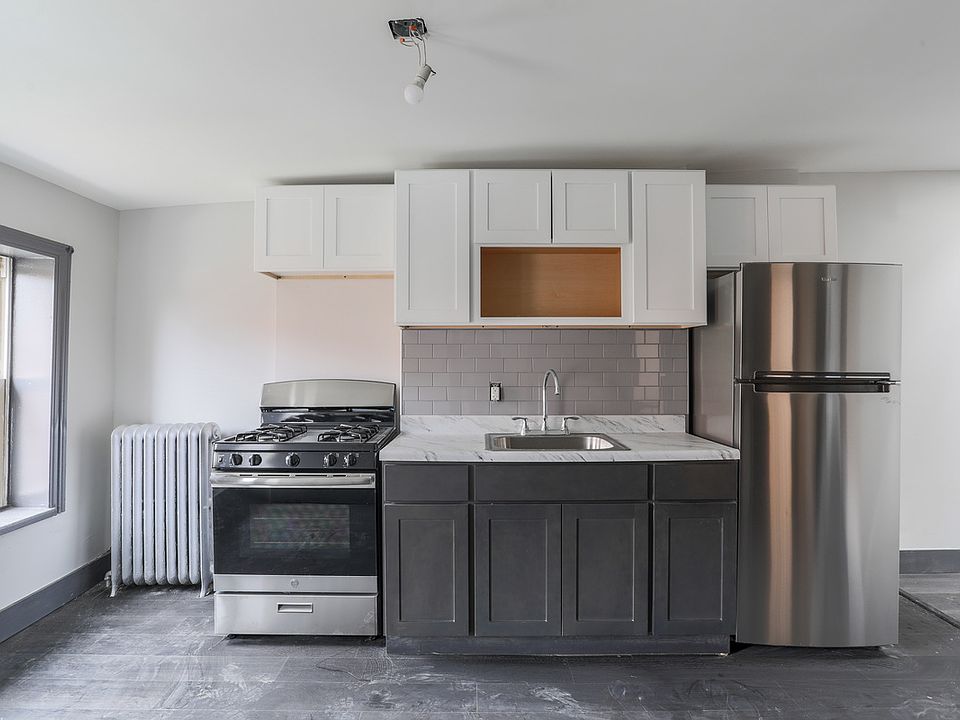 1st image of 105 Vernon Ave APT 3