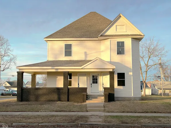 1702 S East St, Elwood, IN 46036