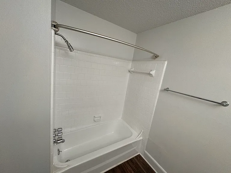 Hunting Ridge Apartments — Photo 29