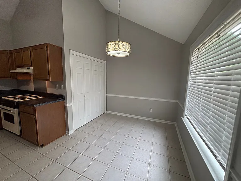 2573 Laurelcrest Dr — Photo 16