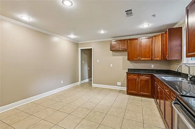 817 Egania St — Photo 9