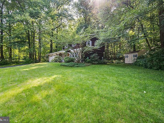 3rd image of 20 Woodland Dr