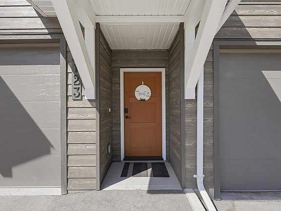 3rd image of 1701 Foxtail Dr #123