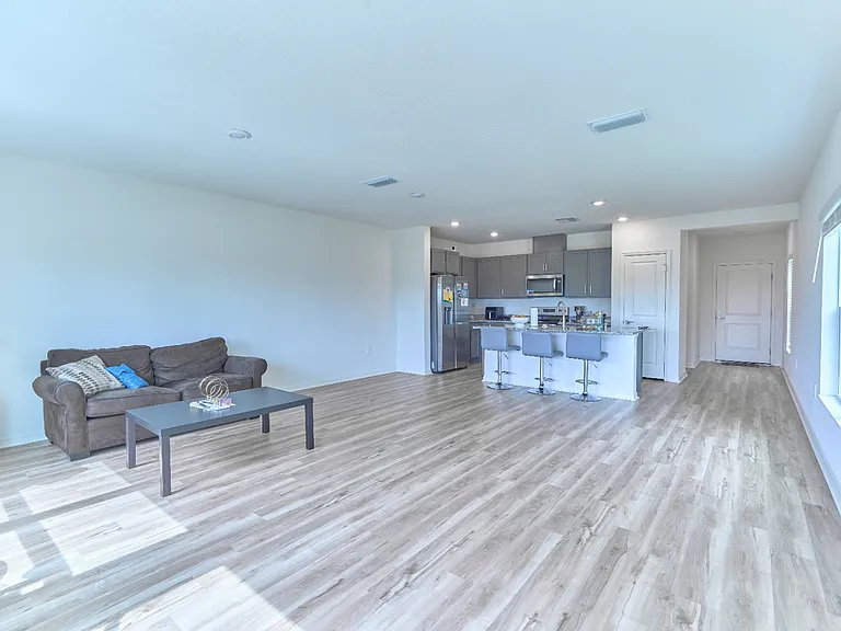 721 Stoney Point Cir — Photo 7