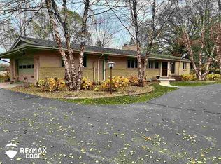 5129 S Genesee Rd, Grand Blanc, MI 48439