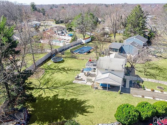 4th image of 8 Glenside Ct