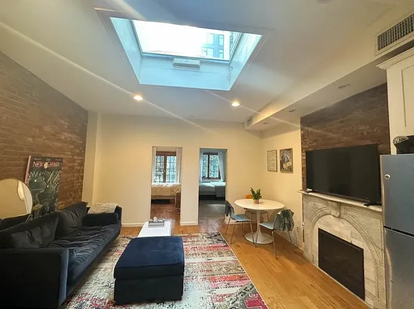 212 East 35th Street image 1 of 8