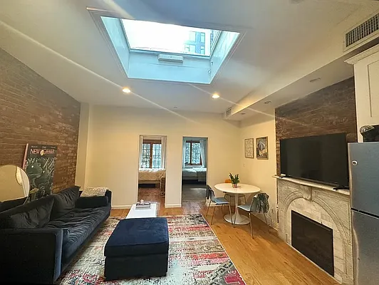 Living room, photo 1