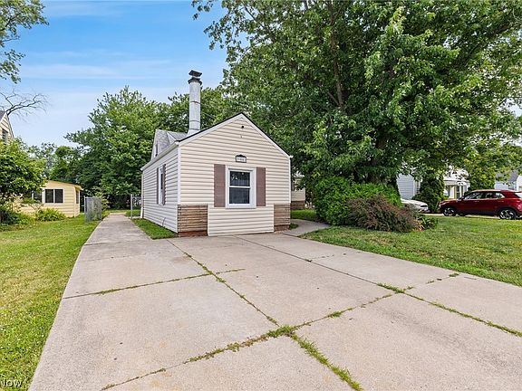 3rd image of 29061 W Willowick Dr