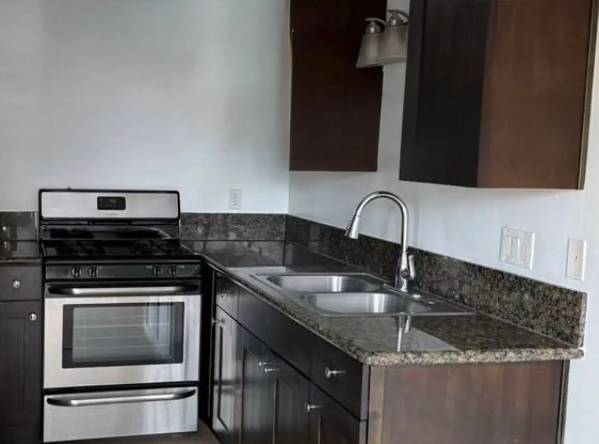 1 bed, 700 sqft, $1,950 — Photo 4
