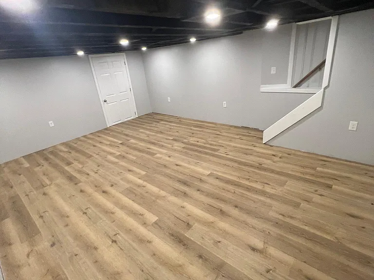 16 E Stewart Ave #1 — Photo 13