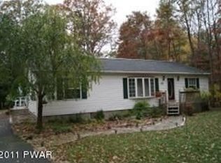 58 Aspen Ridge Dr, Hawley, PA 18428