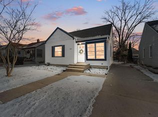 4706 North Hollywood AVENUE, Whitefish Bay, WI 53211