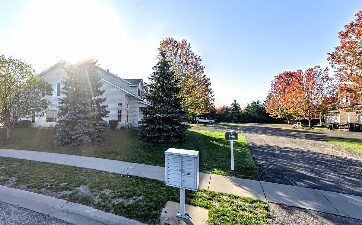 Building Photo - 18 Bridgewater Trl