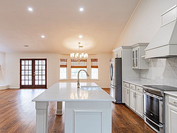 11th image of 7837 Val Del Rd