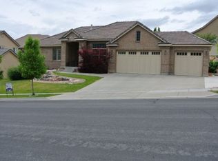 1038 Sage Ln, Fruit Heights, UT 84037